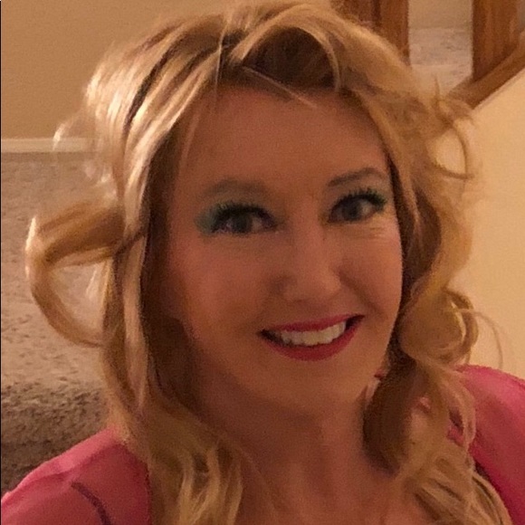 Meet your Posher, Christine - Picture 2 of 2